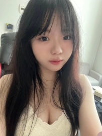 國立臺灣科技大學 - 應外系：王若微 （24歲，碩一）  166cm / 51kg / D罩杯