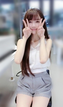 濱崎 163/C/45kg/22歲  皮膚保養的很好 雙峰堅挺粉紅