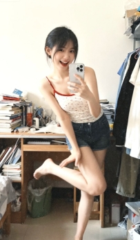 #台南 白芸.160.C.45kg.19歲 腿細膚白，長相甜美，