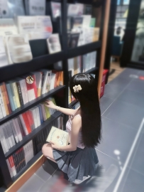 心心 160 45 C  20歲  簡介：學生妹 白月光臉蛋   高顏值青春