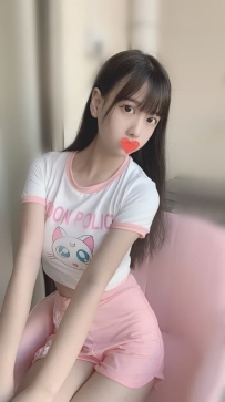 樂樂  158cm D奶 21歲  青澀 粉嫩堅挺的雙峰