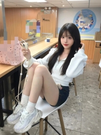 果果 152 A 18歲 42kg 特殊：貧乳嬌小幼齒可愛清純