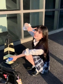 洛洛 158 45 C 20歲  #清新可愛小甜妹 甜甜嗓音蜜汁穴 白天乖乖女