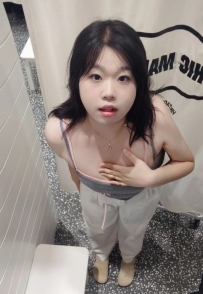 冉冉 158.50.C.24歲  肉肉類型的女孩