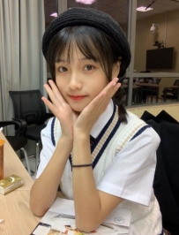 #台中  涵涵 158cm  44kg  B+ 19  學生妹 第一次下海兼職