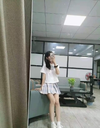 #臺北  白麗 158cm/44kg/Bcup/19歲  可以坐在哥哥的身上搖