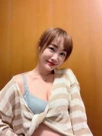 怡婷  163cm/48kg/C奶/36歲