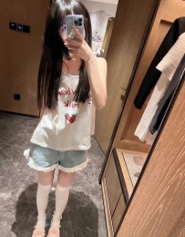 喵喵  157/C+/18/42kg    要不要這麼卡哇伊 18歲小学妹.