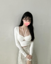 夏夏 164/D/47kg/22歲  看着很文靜的MM實際上性情似火