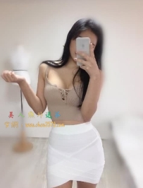 小姿 163cm.Dcup.24歲.47kg  身材纖細腿很漂亮 初次下海兼職