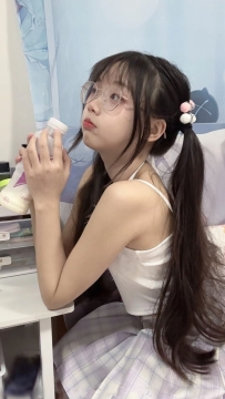 皮皮  158cm/C/18y/45kg  清純可愛的學生 小隻有好騎 很實惠