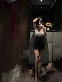 #臺北  小喬 161cm  44kg D 22歲  喜歡穿著A字裙 顯示身材