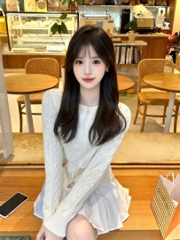 #台南 淼淼 158.42.C.19歲 小鳥依人身材，皮膚白裡透紅