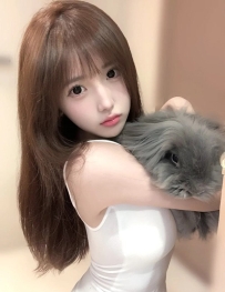 嗨秋 160cm/D+cup/46kg/21歲   #清純悶騷學生妹