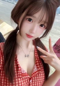 小綺 160.45.B.19歲  小綺擁有那種天然清純的氣質