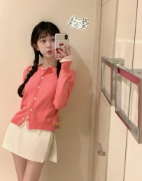 花花 158cm   44kg  C  20歲  可愛學生妹，身材小隻有料