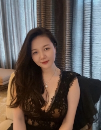 小小  164cm 49 E 35歲