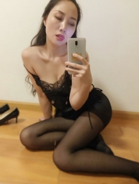 40歲的騷人妻有人想幹嗎  164公分 46公斤 C+罩杯