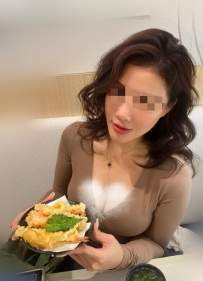 奶茶 163cm Dcup 48kg 36歲   身材火辣平時健身很自律