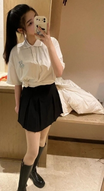 台南 l 小柯 153cm.40kg.B.22歲 l 小芝麻學生 l 不抽菸 l 無刺青
