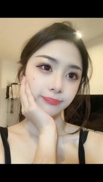 慧慧  164cm.46.D.22歲  是大三的學生 近期剛下海的