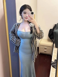 小樂  165-55-D-24歲    白嫩白嫩的美胸正妹，讓你觸感
