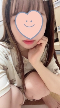 點點  150cm 42kg  C- 20歲  長著未成年的幼齒臉蛋 很誘人