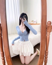 奶吸 48kg 20歲  身材高挑又正又有氣質的女神