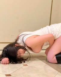 婷婷 163cm-24歲-E奶-48kg  說她是性愛小達人也不誇張吧