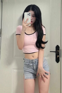 妖怡 162cm 45 B+ 22歲  在校正妹 靚麗的外表