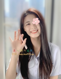 寧恩 158 B 42 20歲  清純學生妹短兼