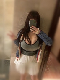 佳佳 162cm.G.24歲 48kg  小隻巨乳 臉蛋甜美可愛