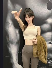 雅漾： 162.C.22.45kg  你的今日女友  有性感好身材