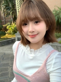 莉莉 157.45.D.18歲 #剛成年一個禮拜的高中生