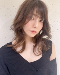#主動系 美人系 肌膚白皙  顏值高，身材讚，