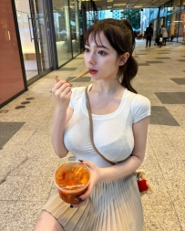 校花級台德混血女大生  根本遮不住の巨乳火辣身材