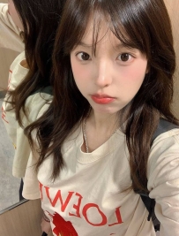 小薇 158cm/45kg/Bcup/20歲  #清純可愛的學生妹風格 帶你重溫青春歲