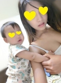 氣質單親媽媽  茶名：安茜  身材：162 47 D+ 25歲
