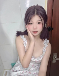 臺北  小水  158.48.E.22歲  專在“推特”上賣原味內褲的小女生