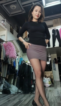 桃子 163.D.48.38歲  服裝店老闆娘  雖然已婚