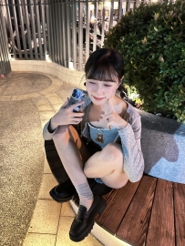 悠悠 160cm/46kg/B+cup/21歲  #小隻 柔軟 小蠻腰 搶眼的外貌