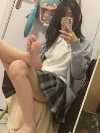 #平乳幼齒特價妹  小蘋果158cm 40kg B奶 18歲  貧乳嫩妹 小小年紀
