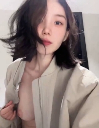 芸婕｜158cm・45kg・B+cup・22歲  大學生氣質清甜 聊天時總帶點俏皮