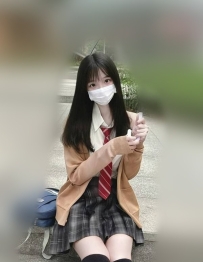 芙芙 156cm B奶  44kg  19歲   長相甜美 體形嬌小 個性悶騷 聽話可愛