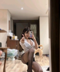 花花 166.C.48.27歲  饑渴御姐做愛經驗不多但很渴望性愛，