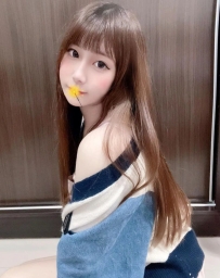 芽芽 160cm 45kg C+ 22歲  甜美臉蛋 勻稱苗條身材 線條感很強