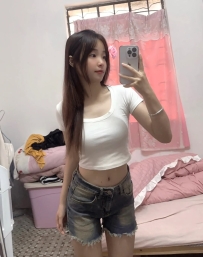 嬌小可愛青春  皮膚白皙 身材很好