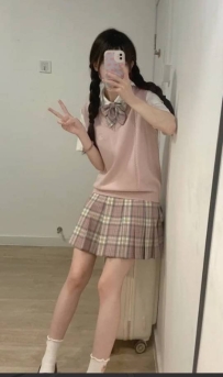 梨兒155.43.C.18歲  可愛的妹會跟你玩遊戲 活潑不會冷場