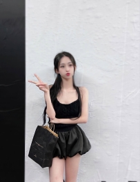 沫沫 162cm.45kg.C 20歲  舞蹈班學生妹私下偷偷兼職