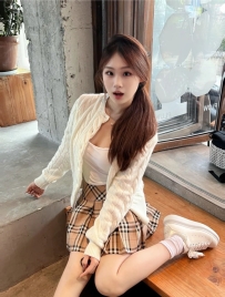 穎兒 162cm 46kg D 22歲  #可愛學生妹 活潑性格